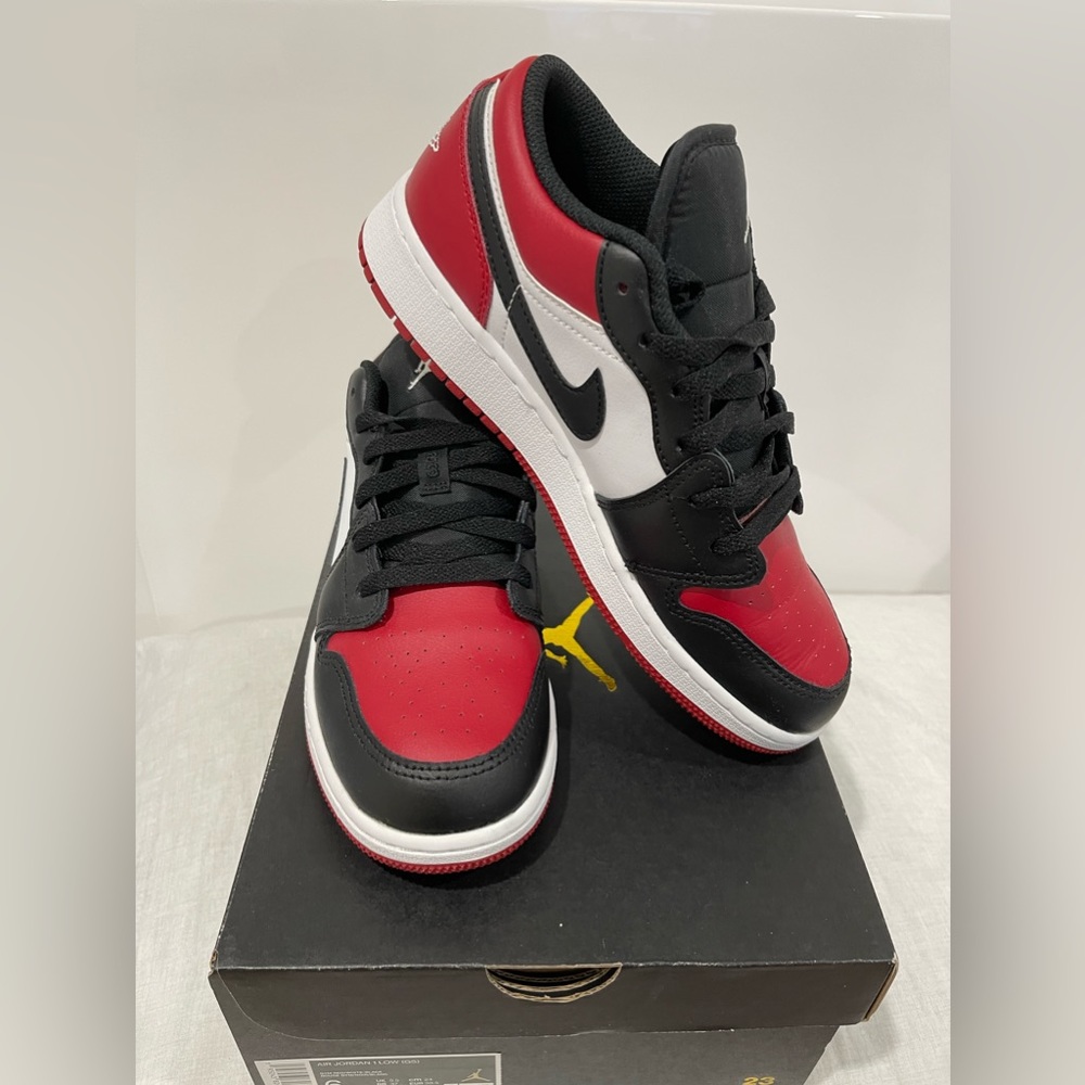 AIR JORDAN 1 LOW (GS) GYM RED/ WHITE BLACK 6YOUTH